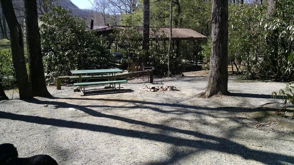 Linville Falls Campground, Rv Park, And Cabins Exterior foto