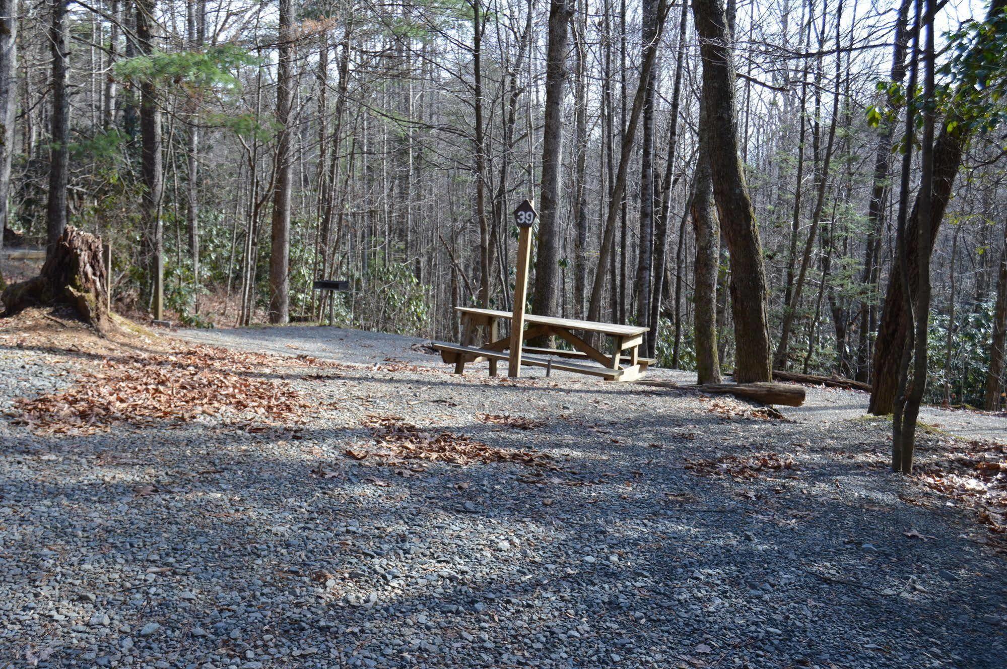 Linville Falls Campground, Rv Park, And Cabins Exterior foto